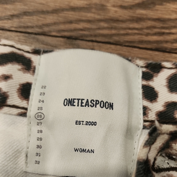 One Teaspoon Leopard Print Jean Shorts - Picture 2 of 6